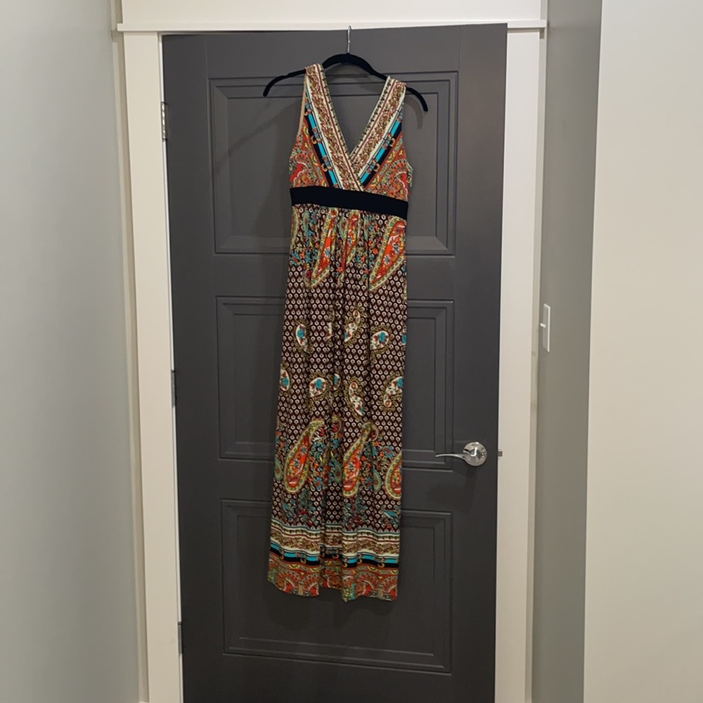 Patterned Dress - Picture 2 of 2